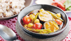豆と野菜の五穀米カレー