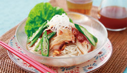 たことキムチのピリ辛そうめん