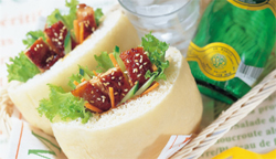 照り焼きチキンのピタサンド
