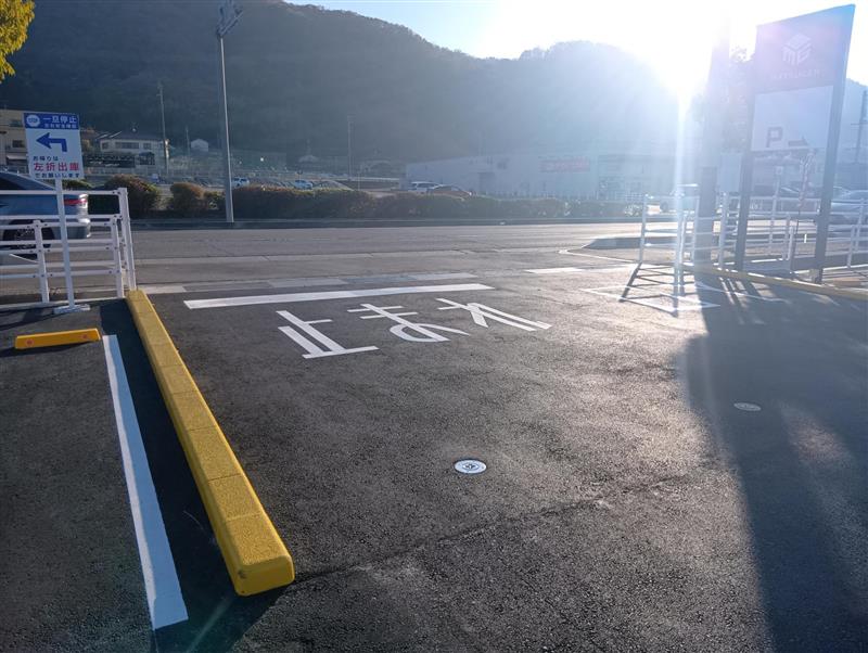 駐車場(正面出入口)