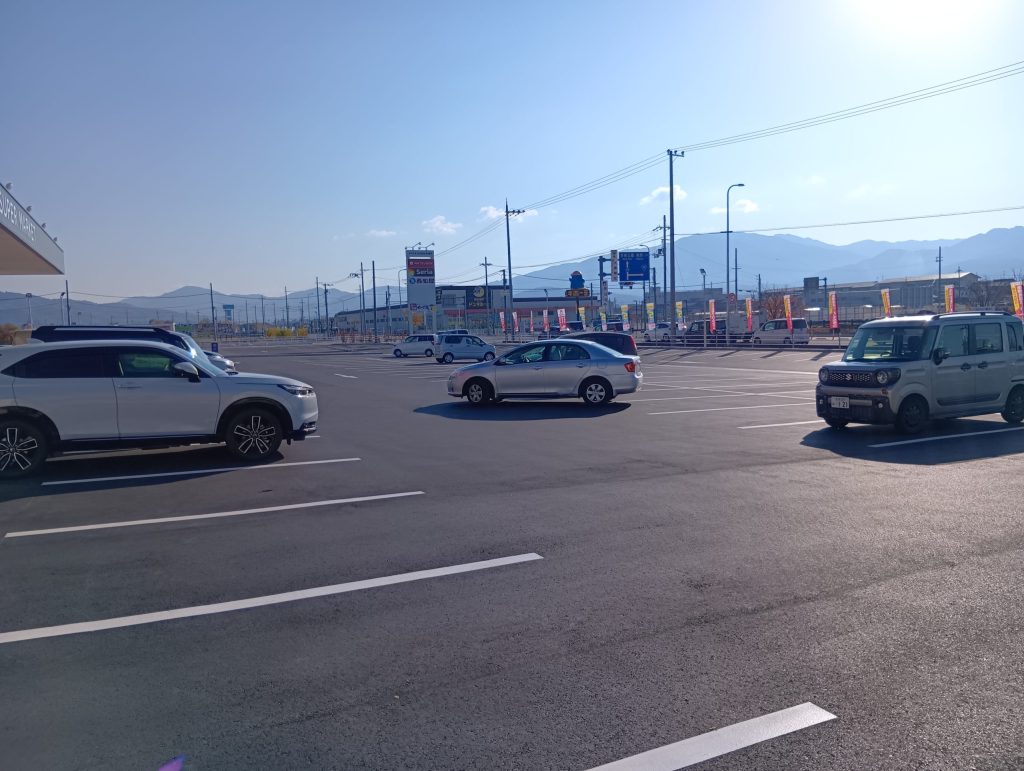 ①駐車場写真(全体)